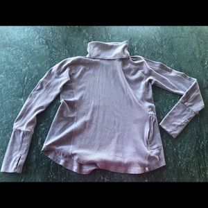 Mountain Hardware turtleneck